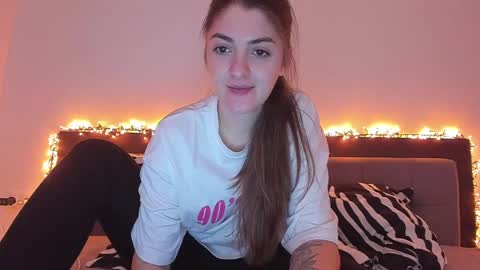 _just_a_simple_girl online show from 01-11-25, 12:07