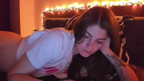 _just_a_simple_girl online show from 01-11-25, 03:09