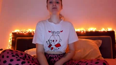 _just_a_simple_girl online show from 01-24-25, 11:59