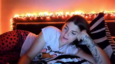 _just_a_simple_girl online show from 02-07-25, 07:27