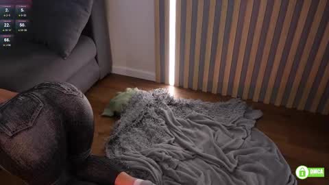 Kate online show from 10-12-25, 04:28