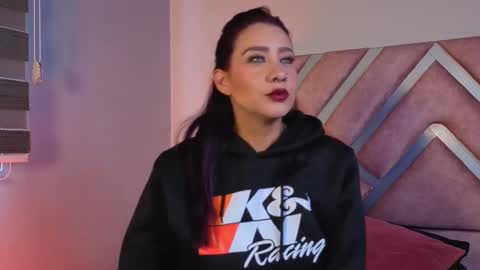 kelly online show from 11-05-25, 01:11