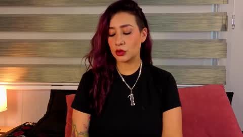 kelly online show from 11-25-25, 01:11