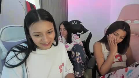 khloe sweet online show from 10-31-25, 05:14