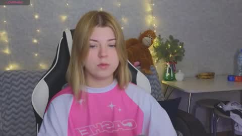 Molly   Emily online show from 02-28-26, 05:36