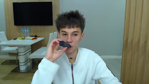 Snapshot of _kurt chatting on 12-12-24, 04:04 Kurt online show from 12-12-24, 04:04