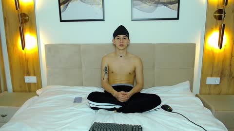 Snapshot of _kurt chatting on 02-04-25, 01:56 Kurt online show from 02-04-25, 01:56