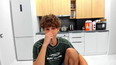 Snapshot of _kurt chatting on 09-09-25, 06:40 Kurt online show from 09-09-25, 06:40