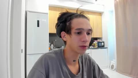 Snapshot of _kurt chatting on 10-17-25, 04:37 Kurt online show from 10-17-25, 04:37