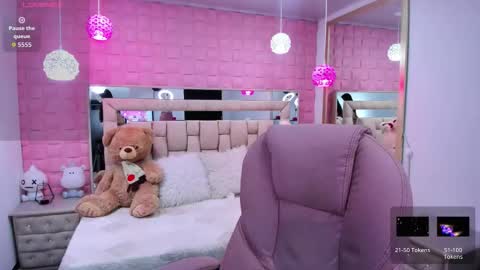 Snapshot of _laaura_ chatting on 01-14-26, 01:06 Laura online show from 01-14-26, 01:06