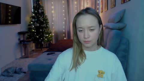 _lalune_ online show from 12-15-24, 05:56