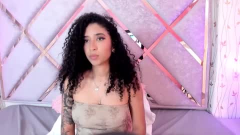 Lanna  online show from 01-16-25, 05:33