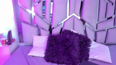 Lanna  online show from 03-11-25, 02:18