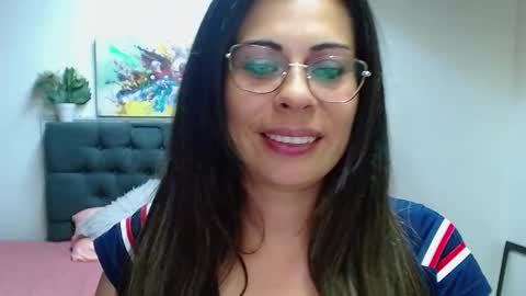 Snapshot of _lara1 chatting on 12-19-24, 11:14 paulina online show from 12-19-24, 11:14