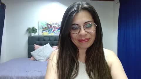 Snapshot of _lara1 chatting on 12-24-24, 06:55 paulina online show from 12-24-24, 06:55