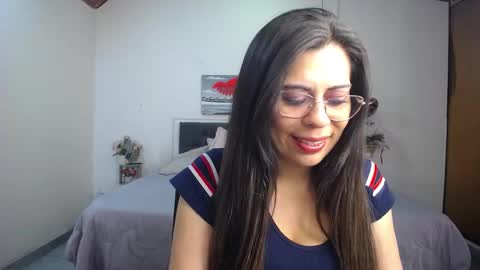 Snapshot of _lara1 chatting on 12-25-24, 12:58 paulina online show from 12-25-24, 12:58