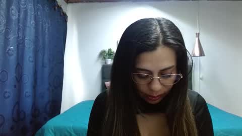 Snapshot of _lara1 chatting on 12-27-24, 07:46 paulina online show from 12-27-24, 07:46