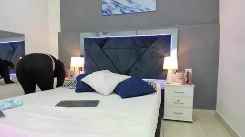 Lauralove online show from 02-04-26, 09:09