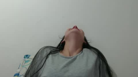 Snapshot of _laureneyes chatting on 12-12-24, 05:10 Lauren 3 online show from 12-12-24, 05:10