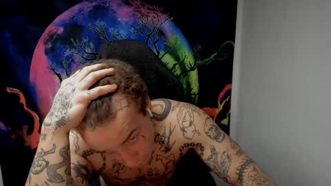 Snapshot of _layne chatting on 12-11-24, 05:26 Layne online show from 12-11-24, 05:26