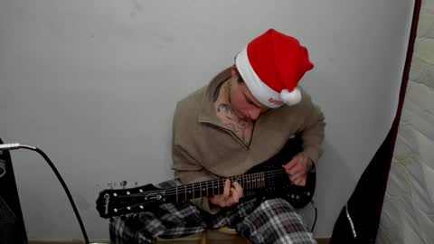 Snapshot of _layne chatting on 01-01-25, 10:46 Layne online show from 01-01-25, 10:46