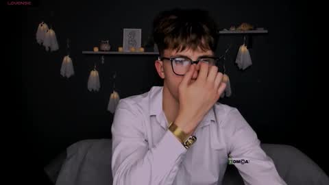 Snapshot of _leo_lust chatting on 10-29-25, 09:27 _leo_lust online show from 10-29-25, 09:27