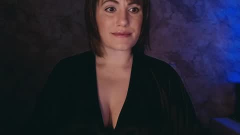 Snapshot of _letty_ chatting on 02-06-25, 09:38 Letty online show from 02-06-25, 09:38