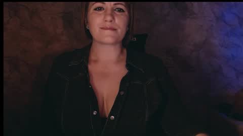 Snapshot of _letty_ chatting on 10-24-25, 10:28 Letty online show from 10-24-25, 10:28