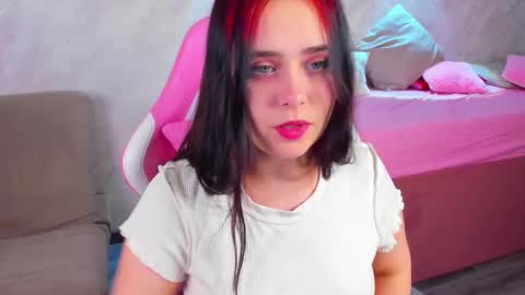 Snapshot of _lexii_pop chatting on 11-18-25, 08:41 Im Alis 3 online show from 11-18-25, 08:41