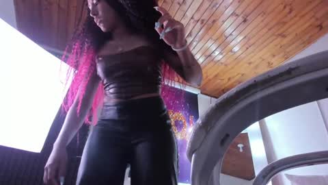 Snapshot of _lili_rose chatting on 01-30-25, 02:16 Lili online show from 01-30-25, 02:16