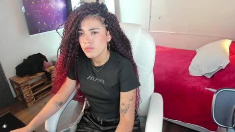 Snapshot of _lili_rose chatting on 02-02-25, 08:30 Lili online show from 02-02-25, 08:30
