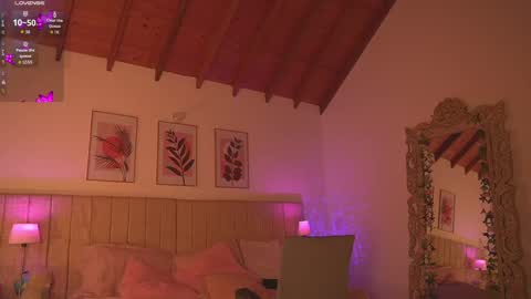 Snapshot of _lissana_scott chatting on 10-06-25, 09:45 Lissana online show from 10-06-25, 09:45