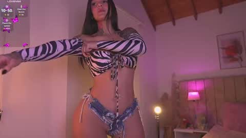 Snapshot of _lissana_scott chatting on 10-11-25, 11:14 Lissana online show from 10-11-25, 11:14