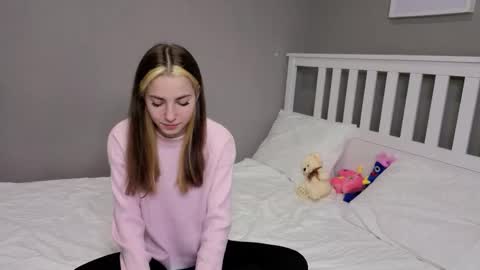 Emma online show from 11-12-25, 02:17