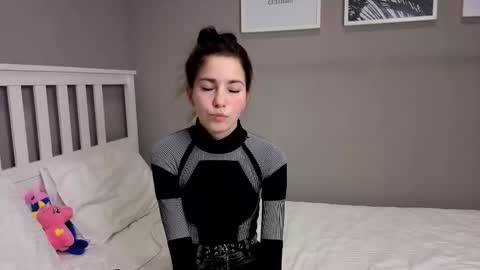 Emma online show from 11-30-25, 05:50