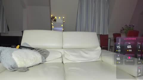 Julia online show from 02-17-25, 10:58