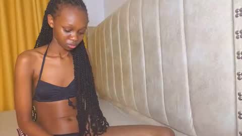 Snapshot of _littlevenus chatting on 11-03-25, 12:24 Littlevenus online show from 11-03-25, 12:24