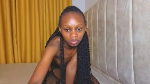 Snapshot of _littlevenus chatting on 11-10-25, 12:31 Littlevenus online show from 11-10-25, 12:31