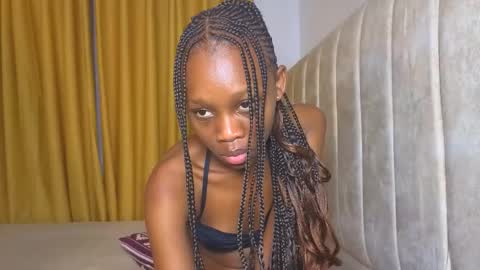 Snapshot of _littlevenus chatting on 11-18-25, 11:37 Littlevenus online show from 11-18-25, 11:37