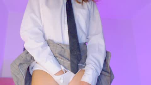 Snapshot of _lloou_ chatting on 12-13-24, 05:16 Sofia 3 online show from 12-13-24, 05:16