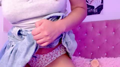 Snapshot of _lloou_ chatting on 02-15-25, 10:21 Sofia 3 online show from 02-15-25, 10:21