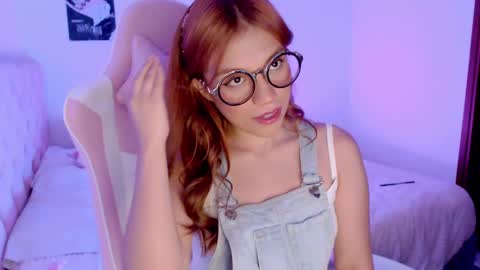 Snapshot of _lloou_ chatting on 03-07-25, 01:09 Sofia 3 online show from 03-07-25, 01:09