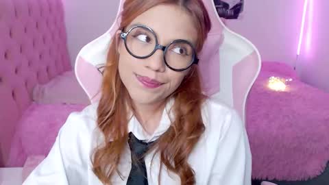 Snapshot of _lloou_ chatting on 10-10-25, 08:41 Sofia 3 online show from 10-10-25, 08:41