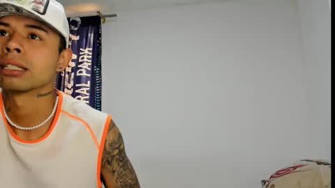 _logan_colton_ online show from 12-21-25, 08:49