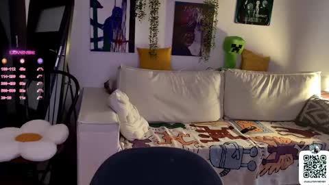 Snapshot of _lollyshy_ chatting on 10-02-25, 10:44 Lolly online show from 10-02-25, 10:44