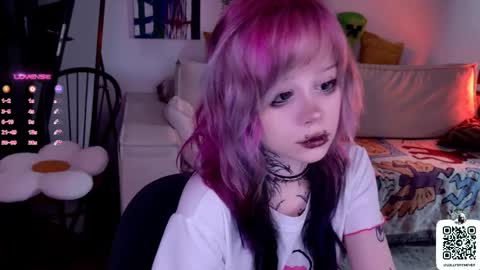 Snapshot of _lollyshy_ chatting on 10-03-25, 10:34 Lolly online show from 10-03-25, 10:34