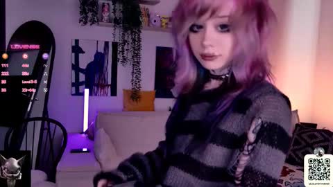 Snapshot of _lollyshy_ chatting on 10-17-25, 11:24 Lolly online show from 10-17-25, 11:24