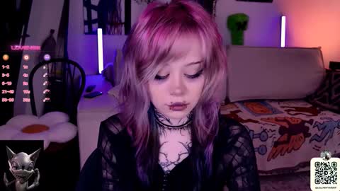 Snapshot of _lollyshy_ chatting on 10-21-25, 10:16 Lolly online show from 10-21-25, 10:16