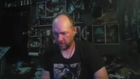 That guy online show from 11-19-25, 05:02