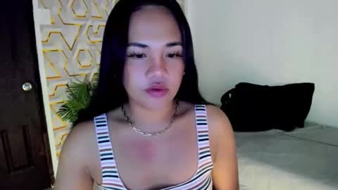 _lovelyyan69_ online show from 10-06-25, 09:51